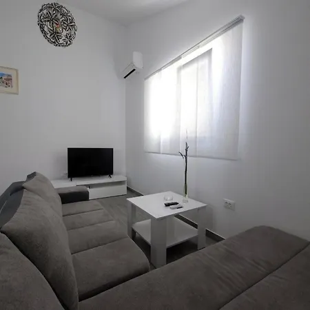 Maza - One Bedroom Antonio شقة