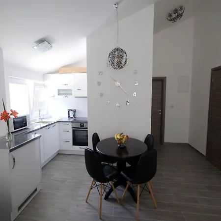 Maza - One Bedroom Antonio شقة *