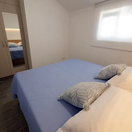 Maza - One Bedroom Antonio