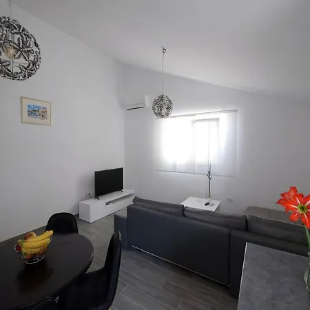 Maza - One Bedroom Antonio Apartmán